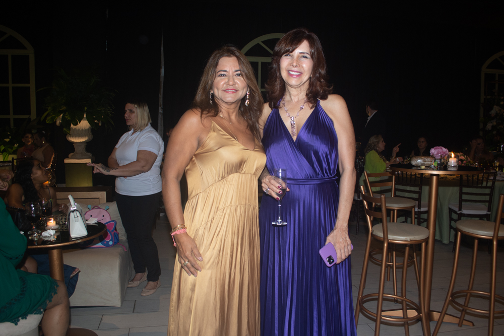 Vangillye Carvalho E Monique Gentil (2)