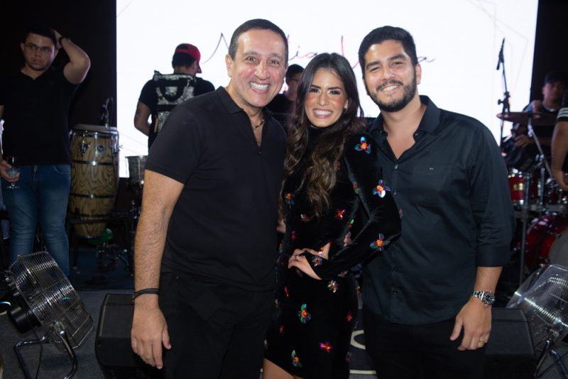 Rumo ao altar - Pedido de casamento dá um brilho extra à megafesta de Natália Viana no Pipo Restaurante