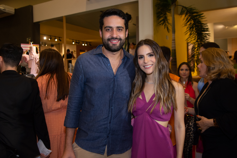 Victor Oliveira E Lara Linhares (1)