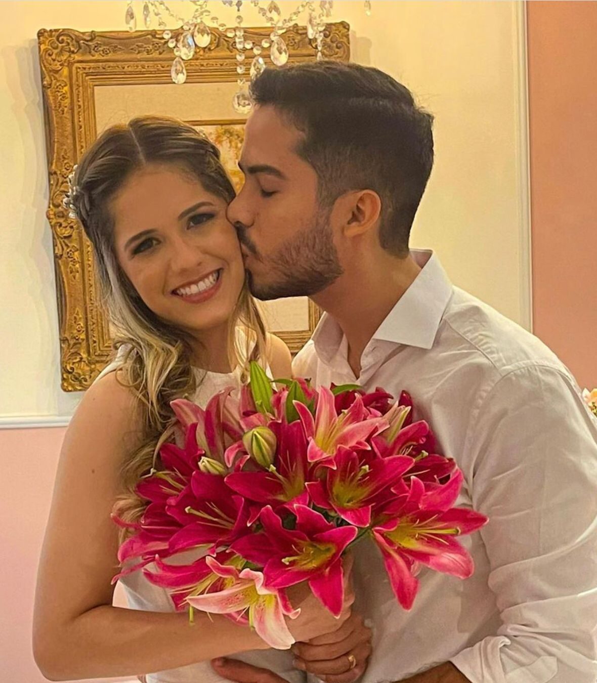 Julia Camelo e Filipe Andrade se tornam marido e mulher pela “lei dos homens”