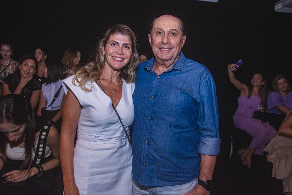 Giselle Boris e Aginaldo Lima trocam alianças em elegante cerimônia nesta quinta-feira(26)