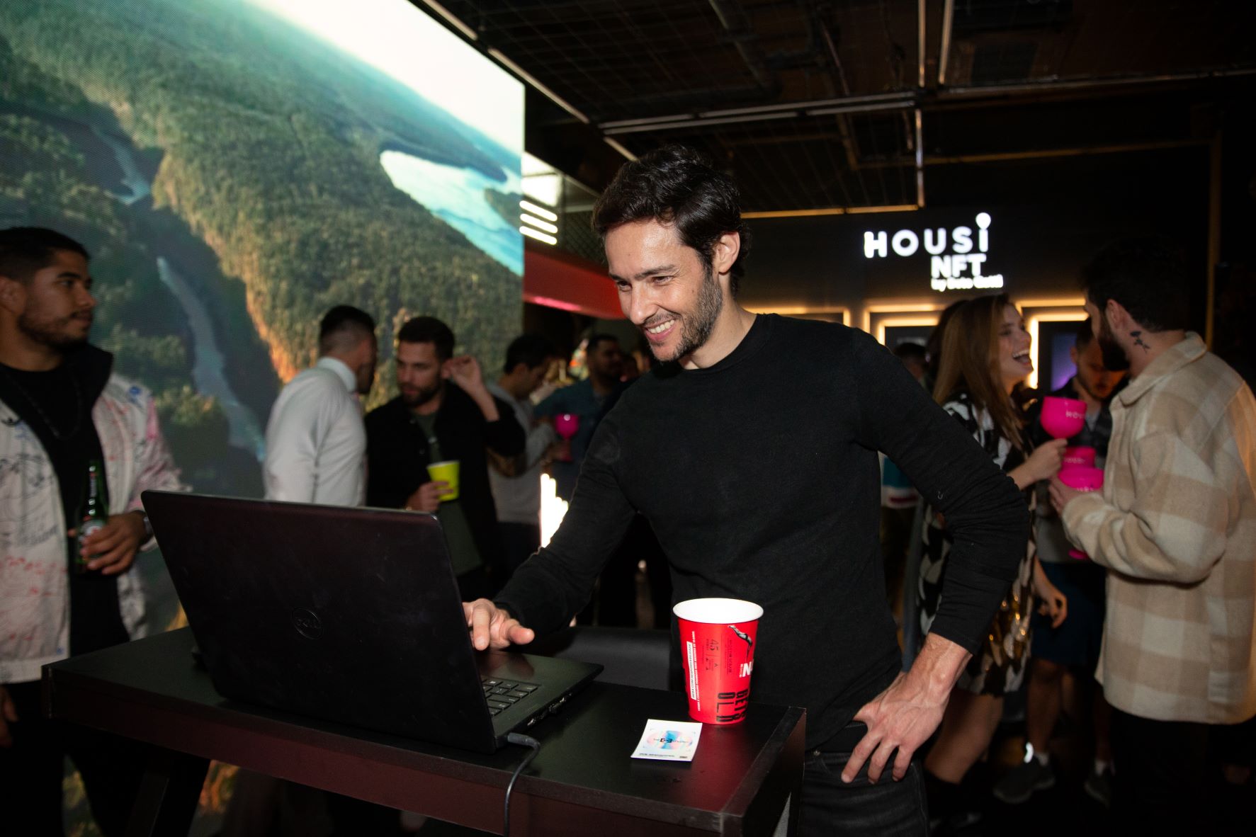 12ec8ec0 0629 4164 9986 4c5bddeb4de0