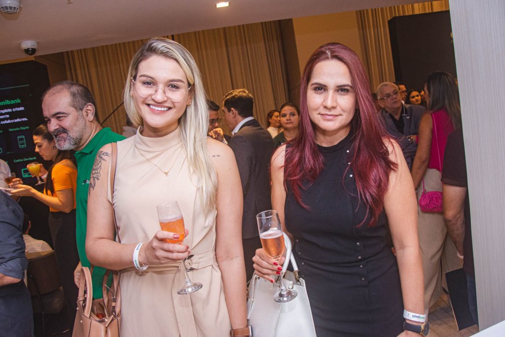 Ana Caroline Arrais E Sefora Leao