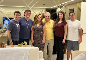Assis, Esposa E Filhos