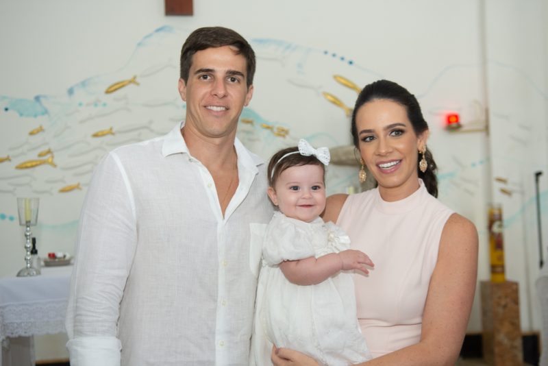 Primeiro Sacramento - Lucas Philomeno e Giovana Frota são batizados na igreja São Pedro neste sábado(11)