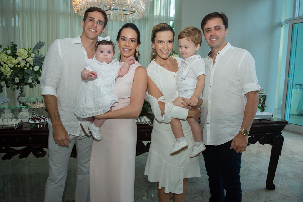 Lucas Philomeno e Giovana Frota são batizados na igreja São Pedro neste sábado(11)