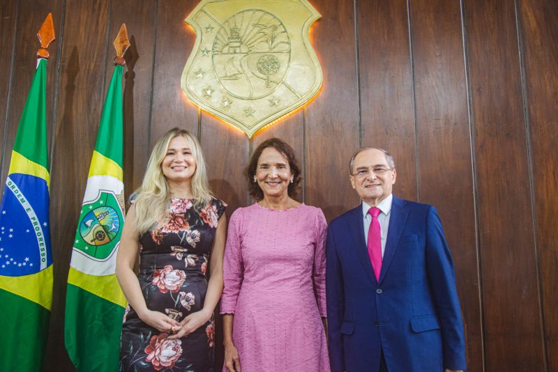 Palácio da Abolição - Governadora Izolda Cela empossa dez novos procuradores do Estado do Ceará