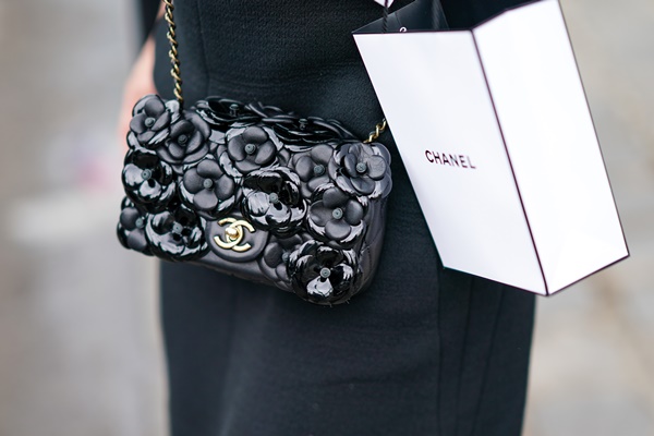 Chanel planeja abertura de lojas exclusivas para clientes fiéis