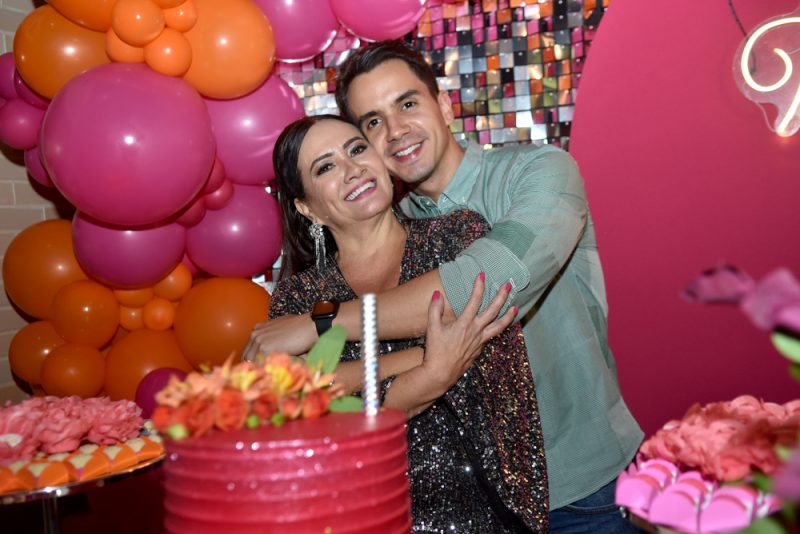 B-day - Christina Albuquerque celebra troca de idade em clima de muita alegria e alto astral