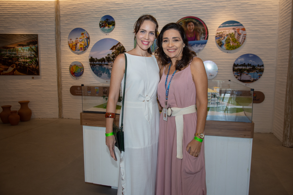 Cintia Sampaio E Luciana Adriano (1)