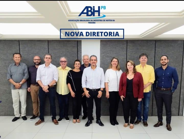 Diretoria da ABIH-PB é empossada e presidente pretende trabalhar para ampliar malha aérea Diretoria da ABIH-PB é empossada e presidente pretende trabalhar para ampliar malha aérea