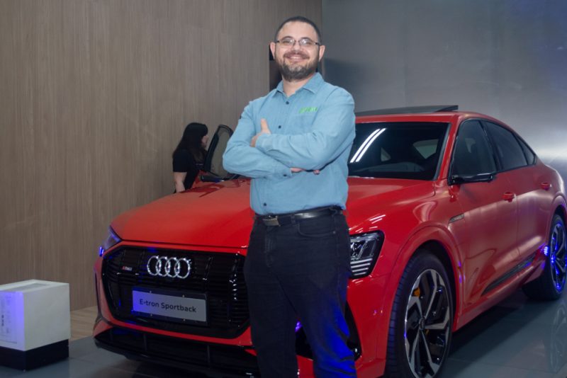 Talk about e-tron - Bate-papo sobre eletromobilidade atrai clientes para Espaço Audi Concept no Shopping RioMar Fortaleza