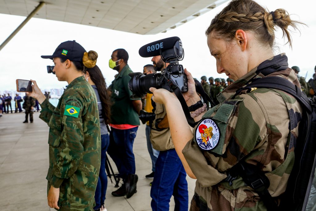 Imprença Da Marinha Francesa E Brasileira