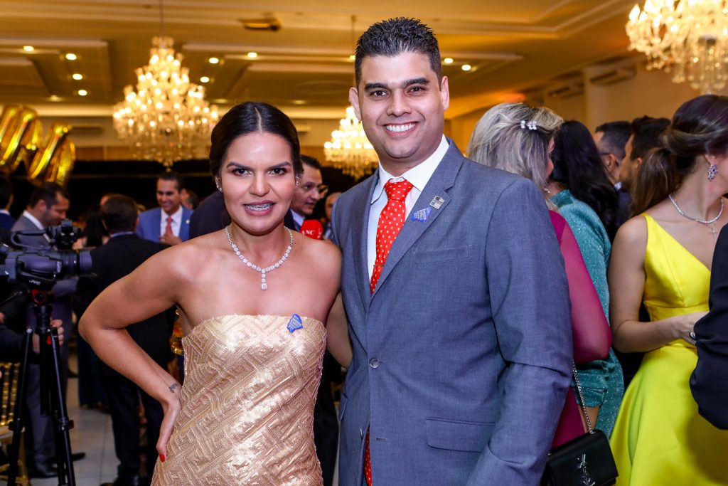 Isabella Fernandes E Davi Benevides