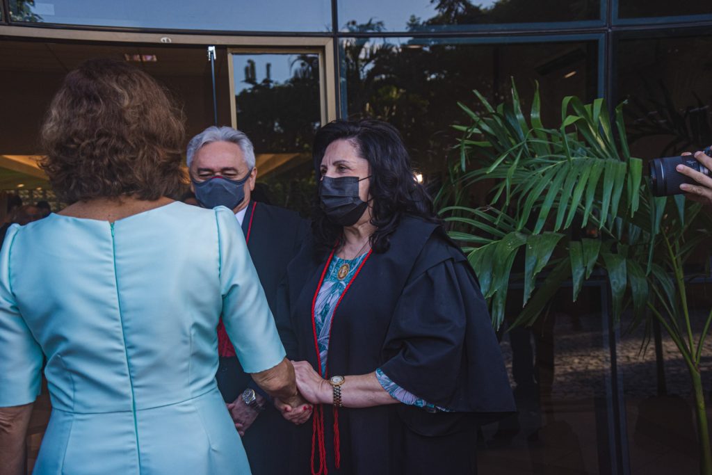 Izolda Cela E Nailde Pinheiro