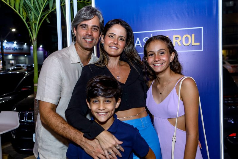 Loja Conceito - Natalie Pires e Lyna Machado pilotam coquetel de inauguração da Maison Óticas Carol