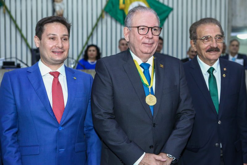 Medalha do Mérito Parlamentar - Ricardo Cavalcante é agraciado com a maior honraria do poder Legislativo Estadual