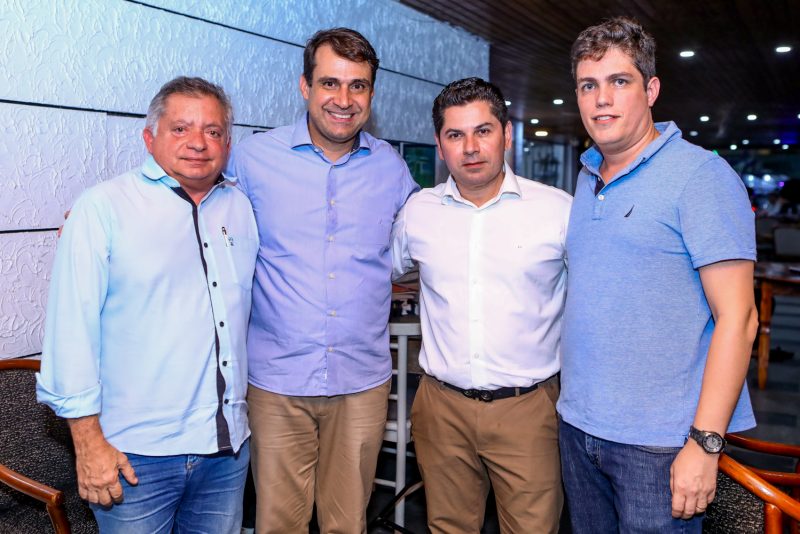 Nova diretoria - Pompeu Vasconcelos é o novo comodoro do Iate Clube de Fortaleza