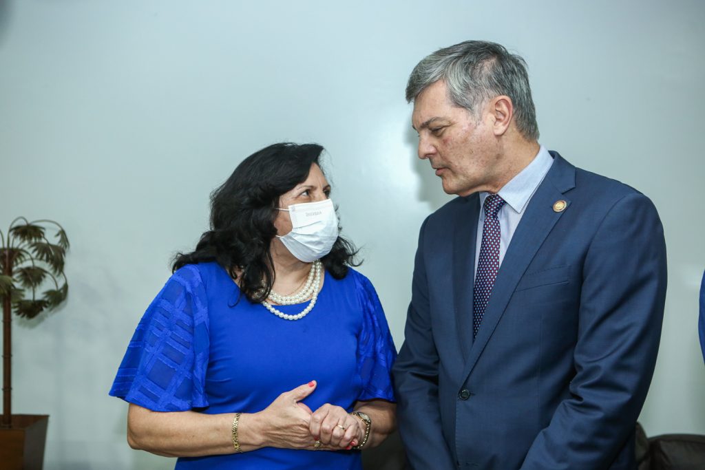 Nailde Pineiro E Cid Moreira