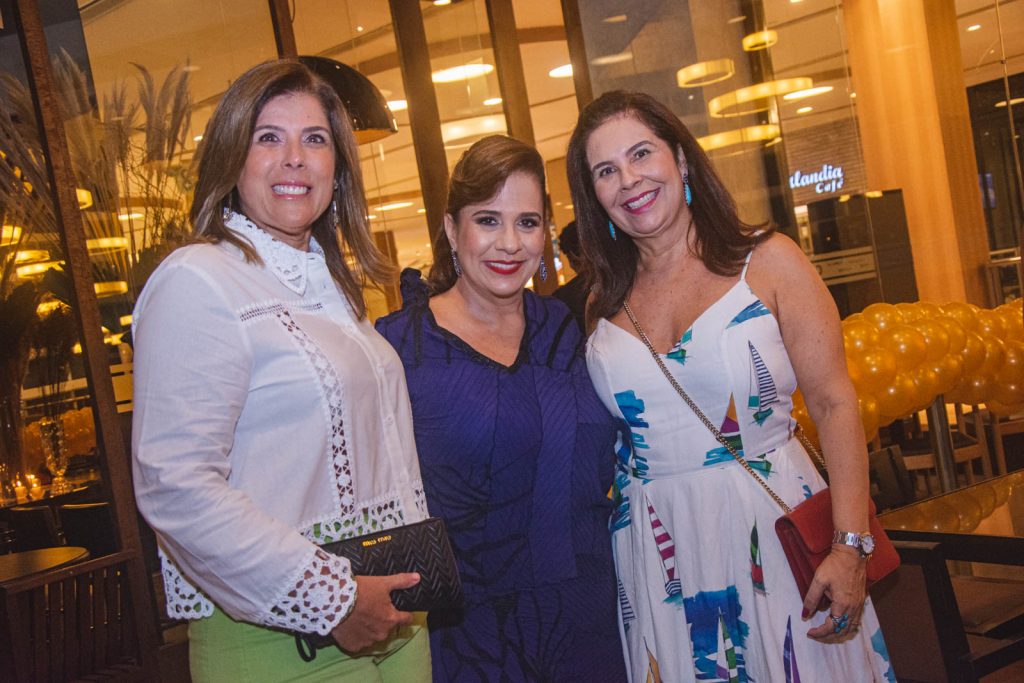 Nara Acioly, Martinha Assuncao E Gena Campos