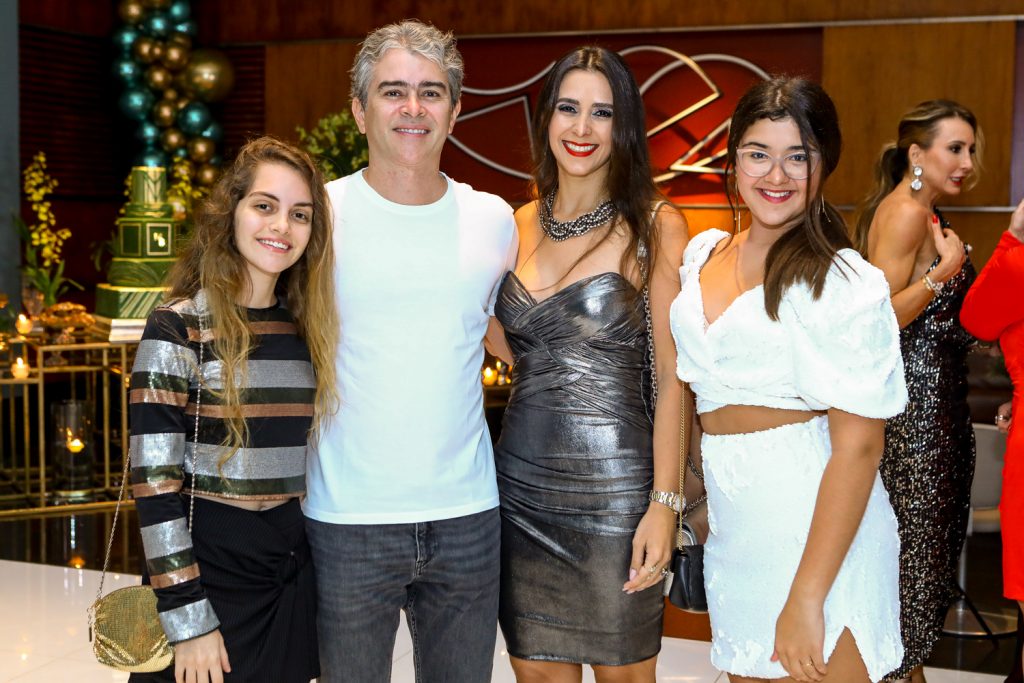 Nicole, Ronaldo, Vivian E Katerine Barbosa