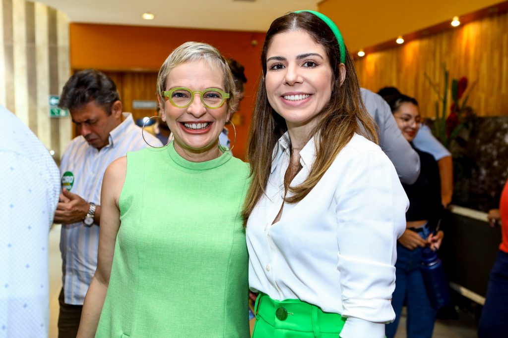 Paola Braga E Carol Bezerra