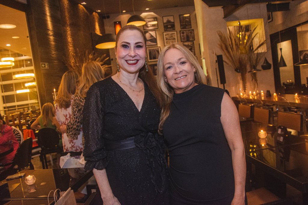 Paula Barreira E Rejane Porto