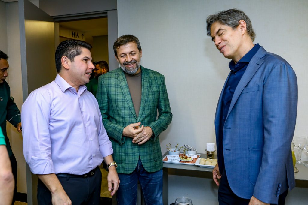 Pompeu Vasconcelos, Elcio Batista E Ricardo Amorim