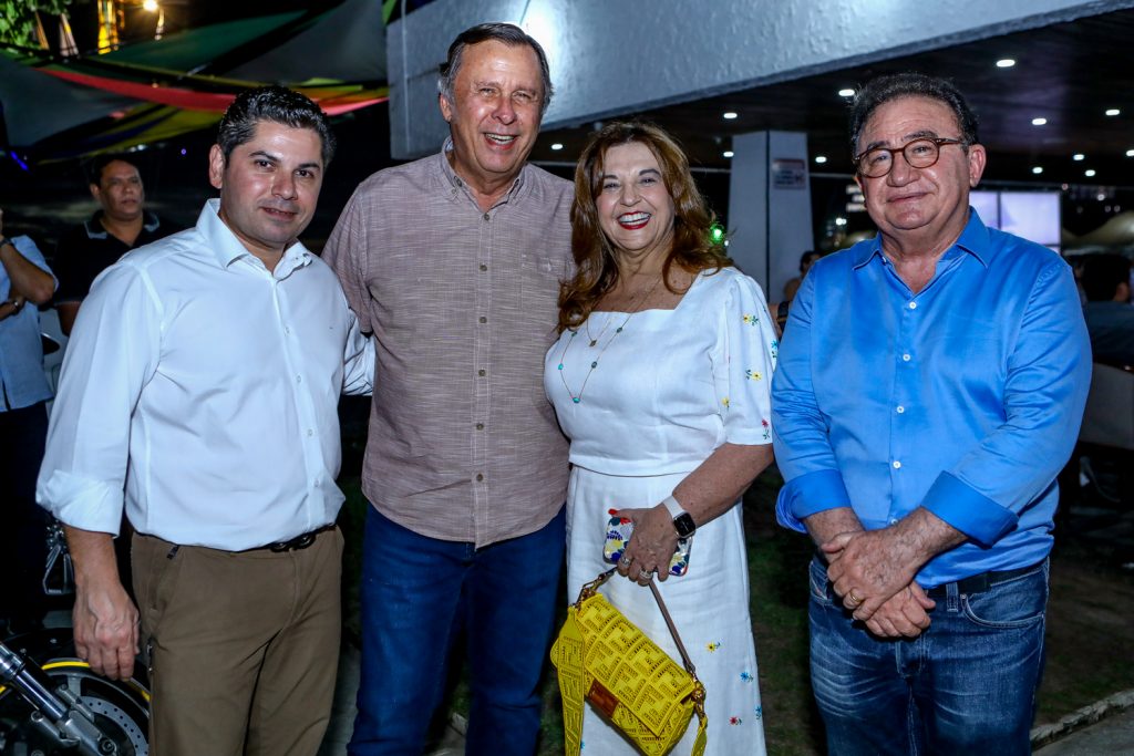 Pompeu Vasconcelos, Jose E Jaqueline Simoes, Manoel Linhares