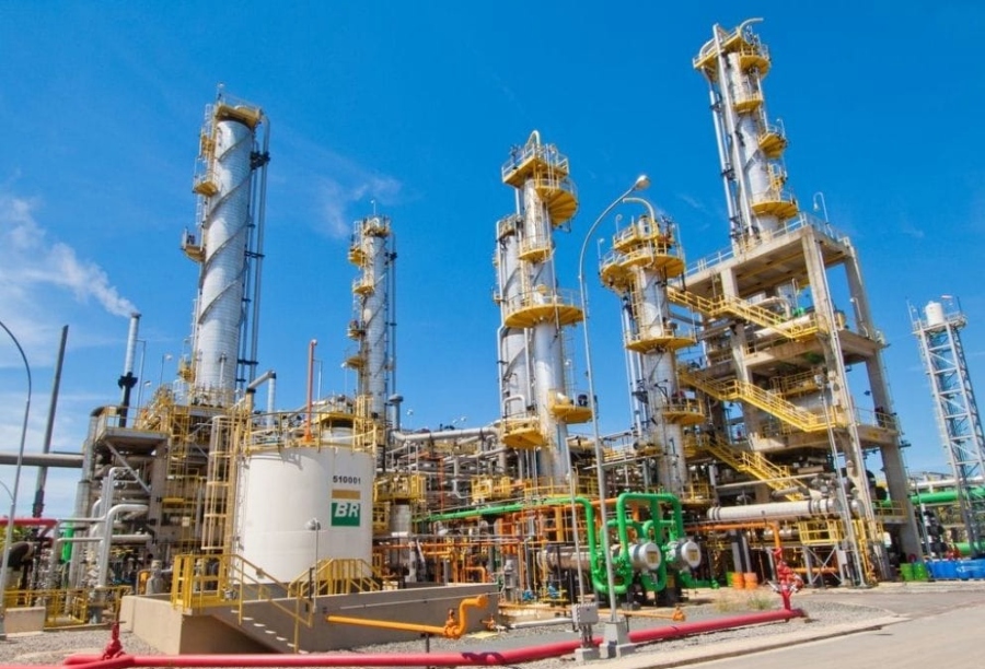 Petrobras anuncia alta de 14,26% no óleo diesel e de 5,18% na gasolina Petrobras anuncia alta de 14,26% no óleo diesel e de 5,18% na gasolina