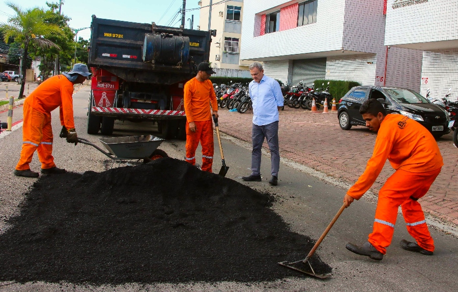 Prefeitura de Fortaleza investe R$ 22 mi na recuperação de ruas e avenidas