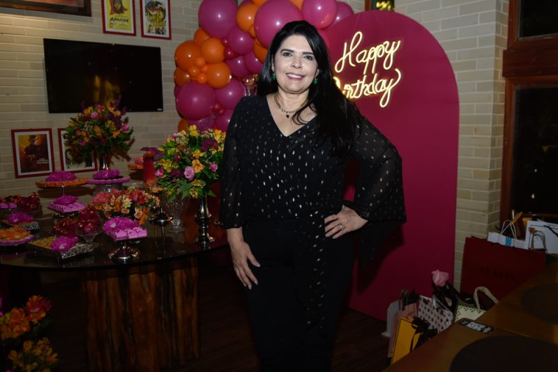 B-day - Christina Albuquerque celebra troca de idade em clima de muita alegria e alto astral