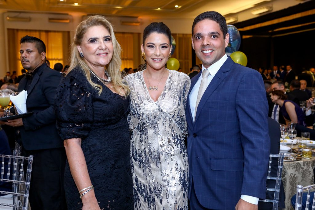 Silvana, Gabriela E Isaac Vasconcelos