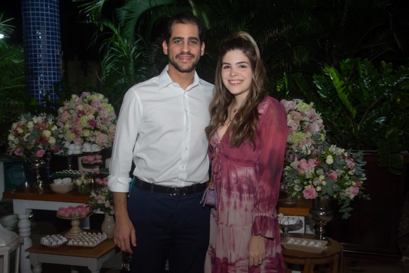 Troca de Alianças - Chick e intimista! Foi assim a cerimônia de casamento de Julia Holanda e Marcello Barra