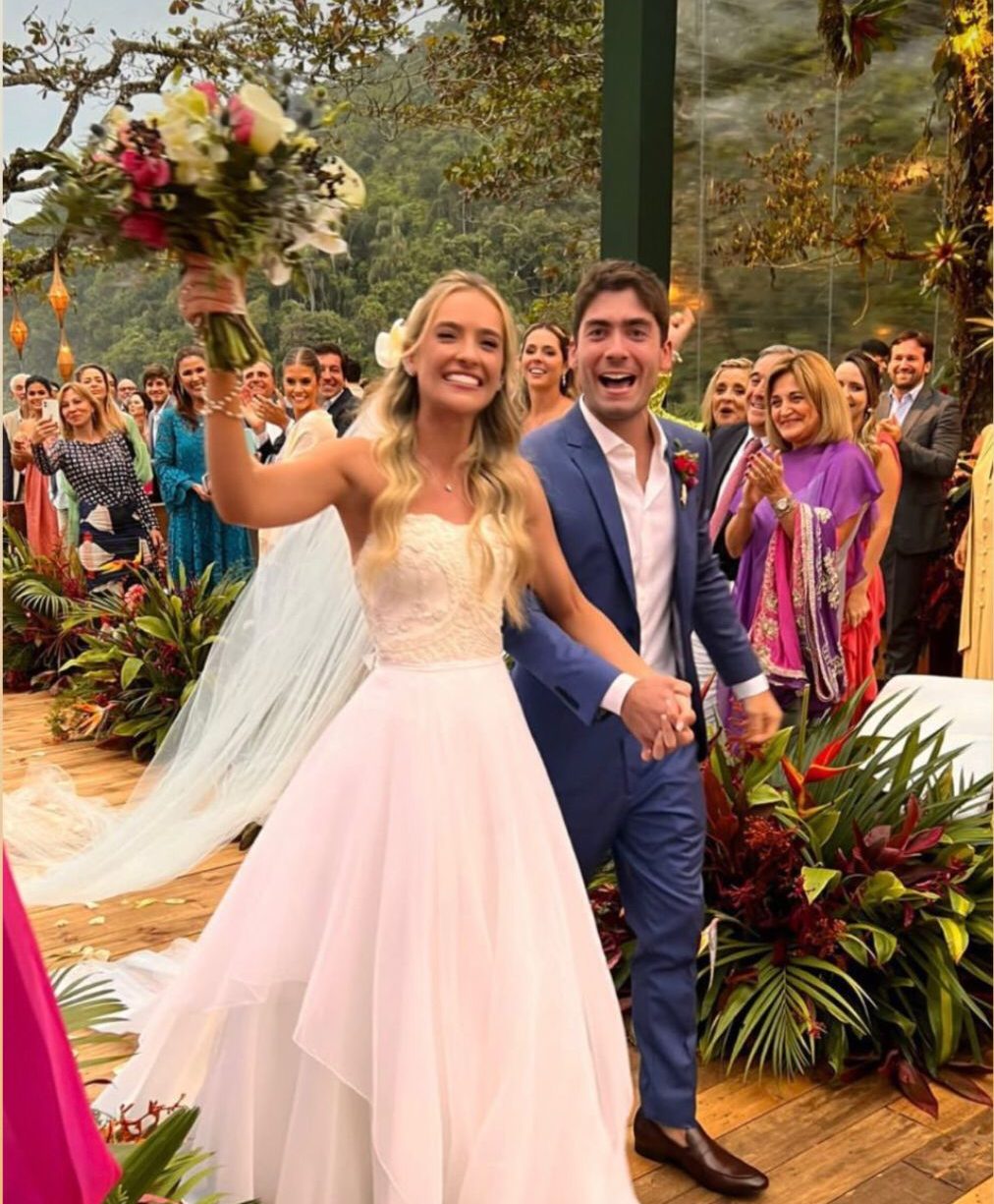 Digno de conto de fadas! Foi assim o casamento de Sofia Larocca e Cândido Pinheiro Neto no litoral de São Paulo
