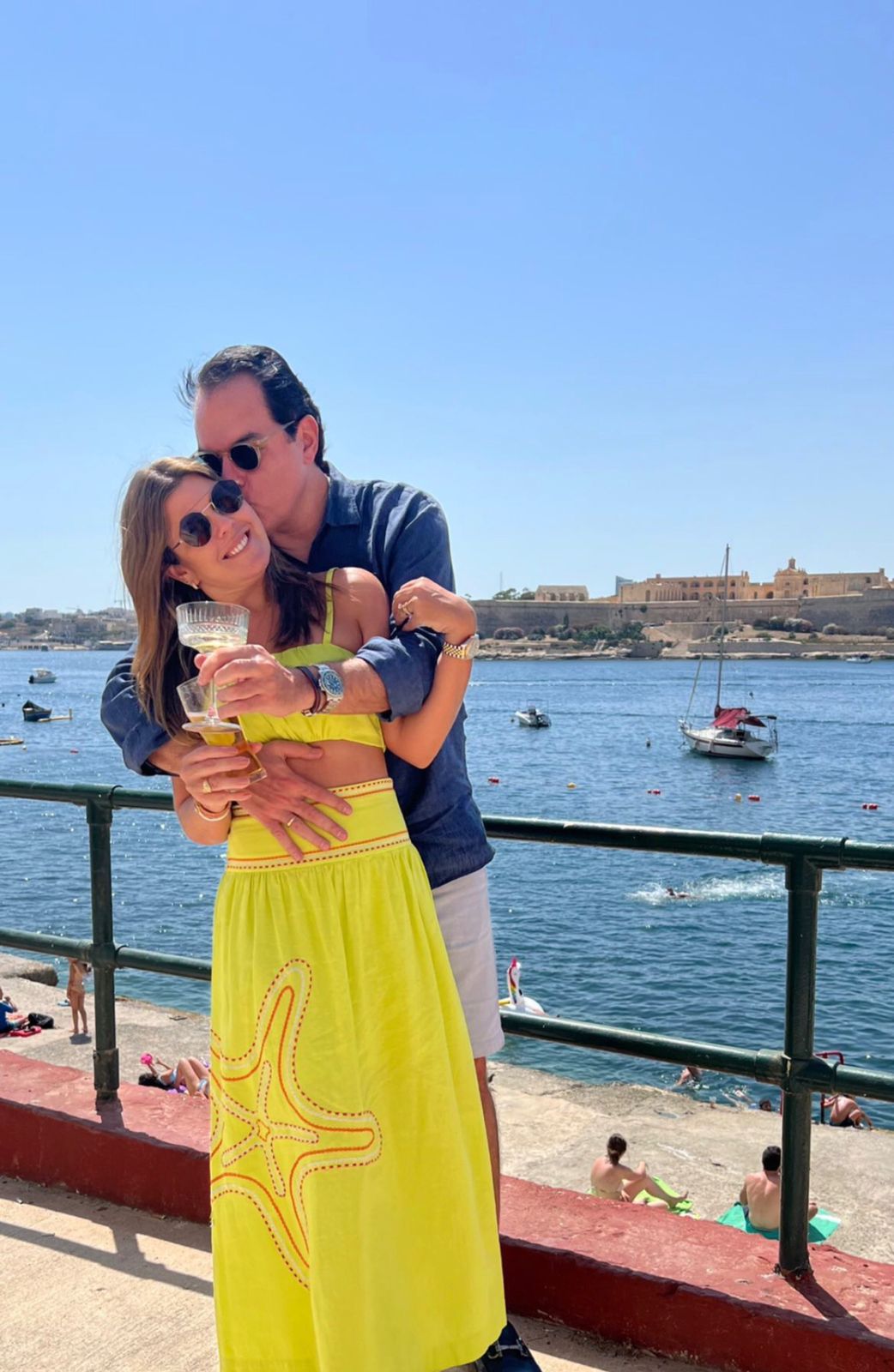Marina Cabral e Leonardo Albuquerque comemoram suas bodas de estanho em Malta