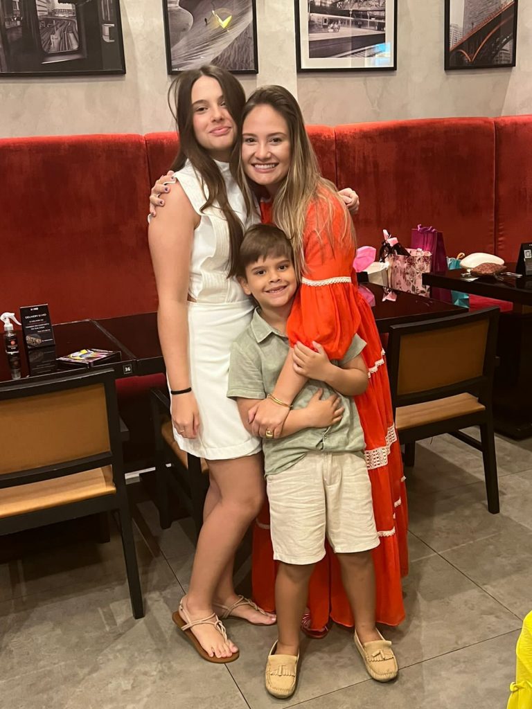 
				Aniversário Leticia Teixeira
				