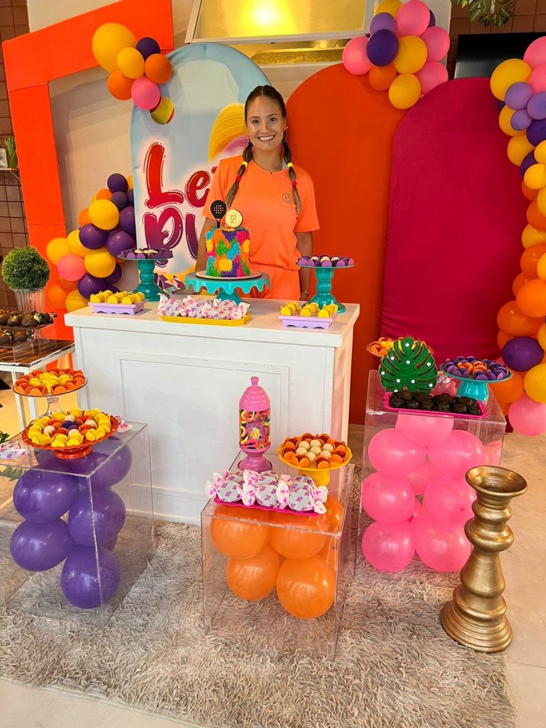 
				Aniversário Leticia Teixeira
				
