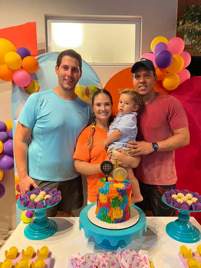 
				Aniversário Leticia Teixeira
				