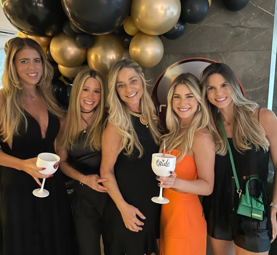 Bruna Magalhães ganha despedida de solteira com festa inspirada no Mucuripe Club