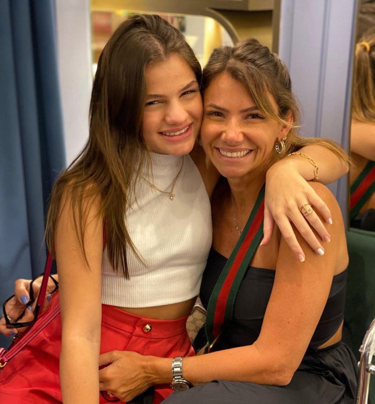 Vanessa Queirós arma uma surpresa intimista para celebrar o aniversário de sua filha Natália
