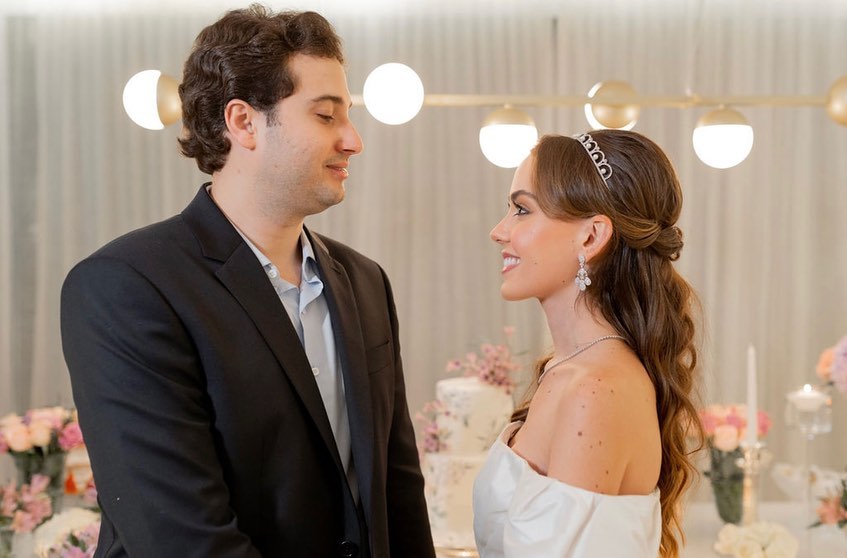 Natasha Dias Branco e André Rangel oficializam noivado em cerimônia intimista