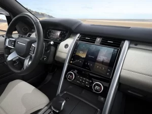 4. Land Rover Discovery 2023 Interior Volante E Painel 1024x768.jpg