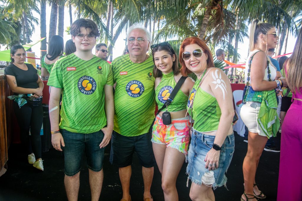 Aksel Viktor Rae, Caminha, Samantha Rae E Cristiane Caminha