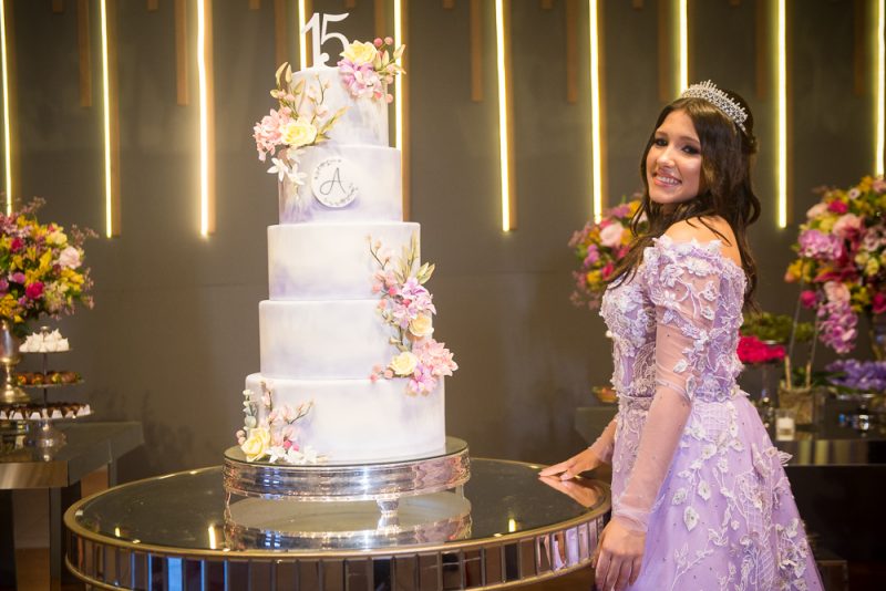 Début - Alice Bastos celebra seus 15 anos com uma bela festa articulada por seus pais