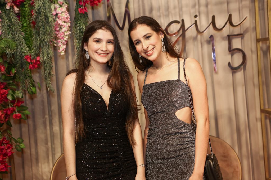 Ana Beatriz Girão E Mariana Alencar