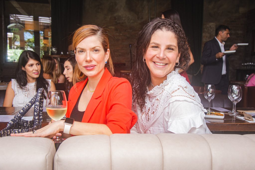 Ana Macedo E Carolina Ary