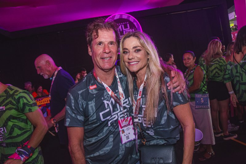 Vumbora - Bell Marques incendeia o corredor da folia e faz o Camarote Mucuripe entrar em ebulição na primeira noite do Fortal 2022