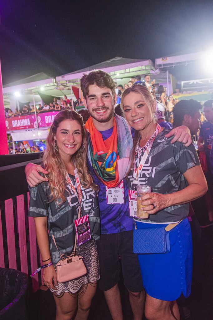 Bruna, Arthur Filho E Celia Magalhaes