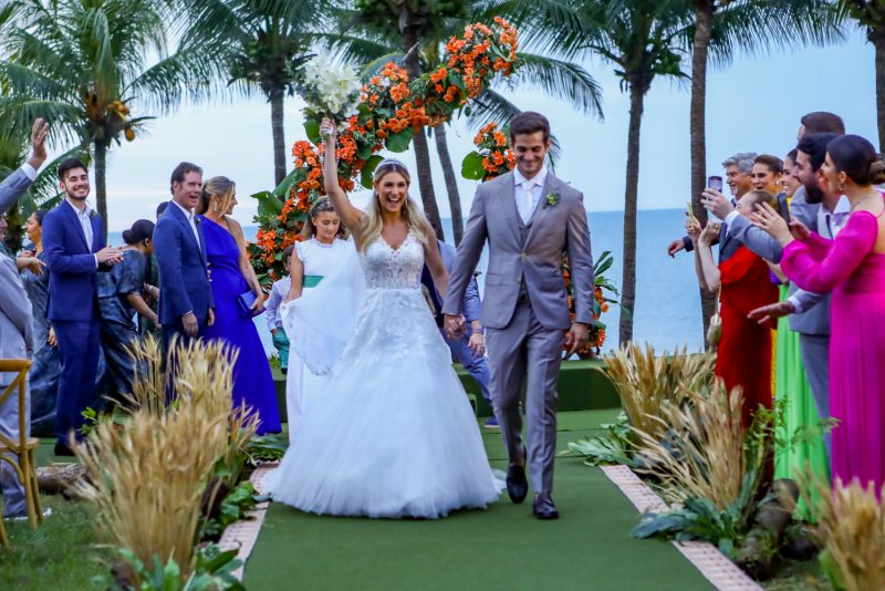 Incrível, inesquecível, espetacular - Casamento de Bruna Magalhães e Ravi Macêdo arrasta o high cearense até Paracuru